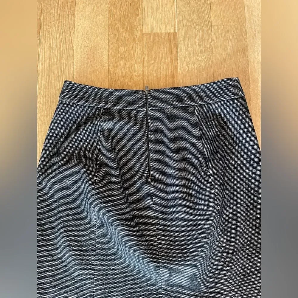 Ann Taylor gray skirt